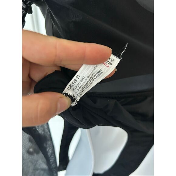 Forever 21 mesh long sleeve turtleneck black bodysuit size small tong - Picture 5 of 5